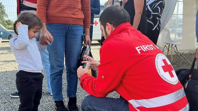 The Finnish Red Cross helps people fleeing from fighting to Armenia