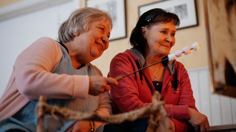 Free-of-charge Christmas cafés by the Red Cross serve as meeting places