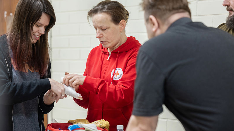 Training on drug-related death prevention and first aid for people who use substances